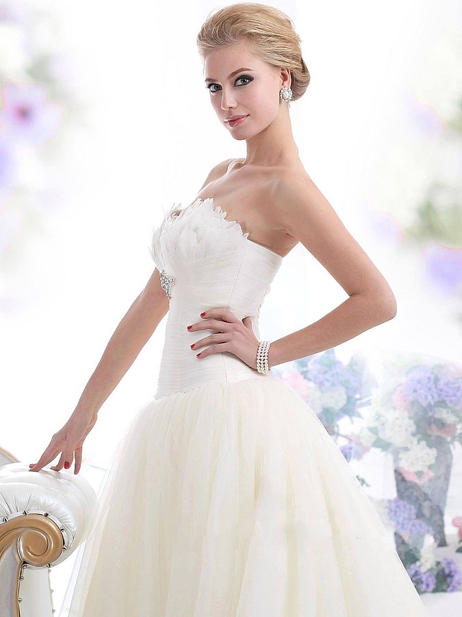 Laila Monroe Bridal Fashion Designer Modelisto Laila Monroe Bridal Fashion Designer Modelisto