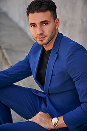 Rico Suarez is a latin-american serial entrepreneur and venture builder creating an expanding network of AI-powered businesses across softwa