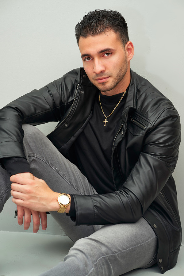 Rico Suarez entrepreneur. Work by Rico Suarez.Editorial Modeling Photo #231665