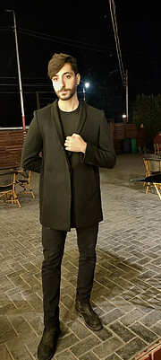 Hi, my name is Abdelrahman Amr. I’m 181 cm tall and weigh 75 kg. I’m passionate about fashion and modeling, and I’m excited to explore oppor