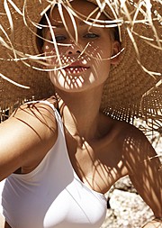 Agnes Fischer model. Photoshoot of model Agnes Fischer demonstrating Face Modeling.Face Modeling Photo #174735
