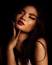 Ahlyza Sapo model. Photoshoot of model Ahlyza Sapo demonstrating Face Modeling.Face Modeling Photo #238982
