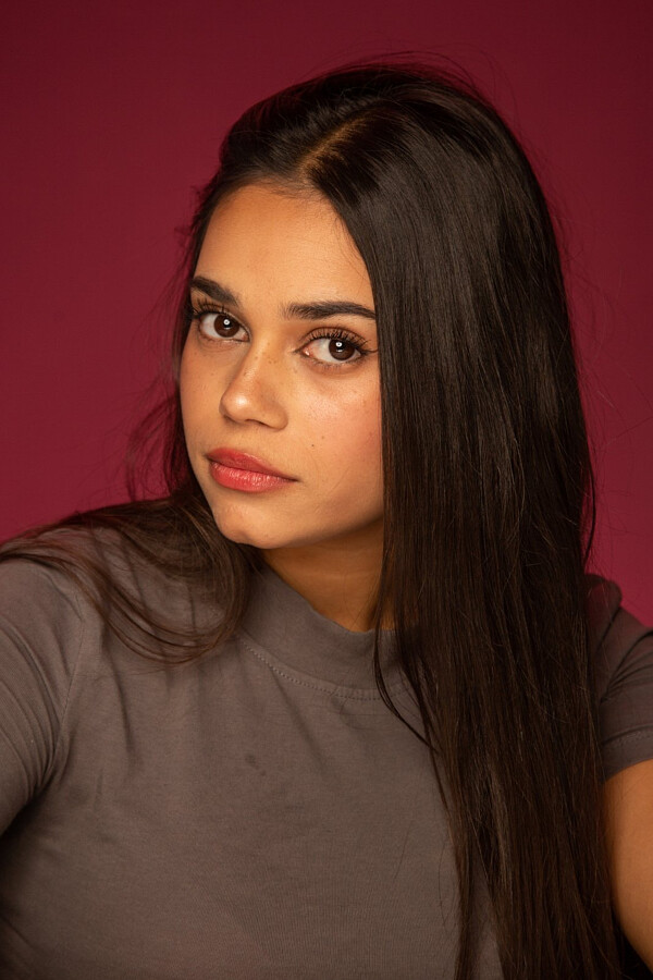 Aimilia Trikalinou model (μοντέλο). Photoshoot of model Aimilia Trikalinou demonstrating Face Modeling.Greek aspiring model based in Greece. I am a very cooperative, polite and reliable person, always consistent and professional in my work. I have