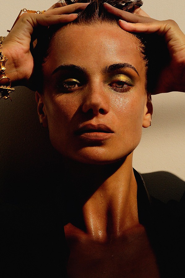 Akyria Ougos model (modelo). Photoshoot of model Akyria Ougos demonstrating Face Modeling.Face Modeling Photo #144980