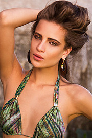 Akyria Ougos model (modelo). Photoshoot of model Akyria Ougos demonstrating Face Modeling.Face Modeling Photo #180575