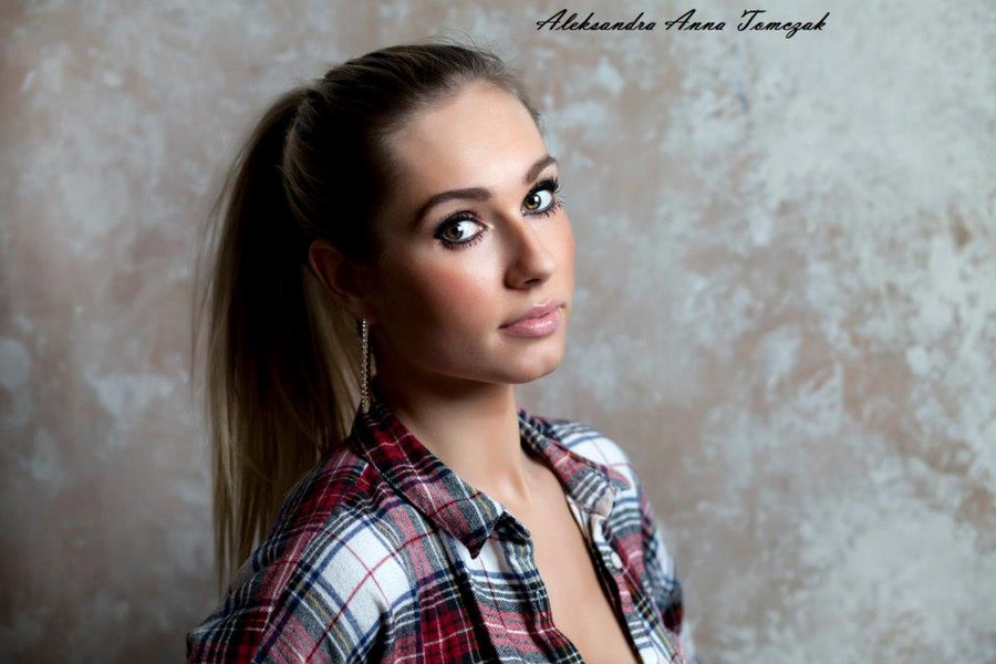 Aleksandra Anna Tomczak model. Photoshoot of model Aleksandra Anna Tomczak demonstrating Face Modeling.Face Modeling Photo #104915