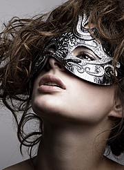 Alessandra Velia model (modèle). Photoshoot of model Alessandra Velia demonstrating Face Modeling.Face Modeling Photo #103394