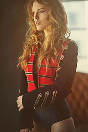 Alessia Moro model (modella). Photoshoot of model Alessia Moro demonstrating Face Modeling.Face Modeling Photo #171136