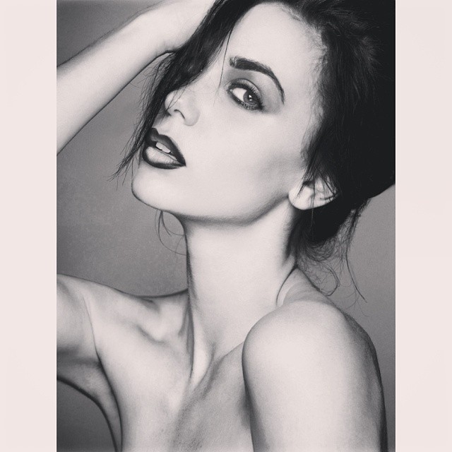 Alexandra Agro model. Photoshoot of model Alexandra Agro demonstrating Face Modeling.Face Modeling Photo #85183