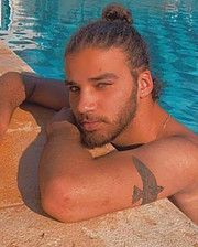 Ali Muhaisen model. Photoshoot of model Ali Muhaisen demonstrating Face Modeling.Face Modeling Photo #231767