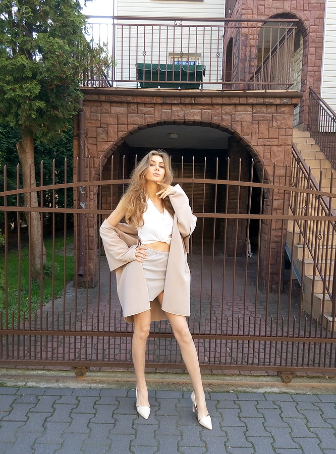Alina Marynych model (modelka). Photoshoot of model Alina Marynych demonstrating Fashion Modeling.Fashion Modeling Photo #180530