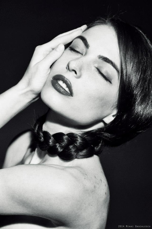 Alina Simota model. Photoshoot of model Alina Simota demonstrating Face Modeling.Face Modeling Photo #94618