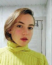 Alisa Alolo model. Photoshoot of model Alisa Alolo demonstrating Face Modeling.Face Modeling Photo #240494