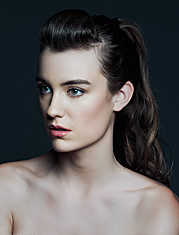 Ally Rose model. Photoshoot of model Ally Rose demonstrating Face Modeling.Face Modeling Photo #98569