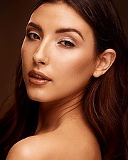 Aly Rae Santos model. Photoshoot of model Aly Rae Santos demonstrating Face Modeling.Face Modeling Photo #204556