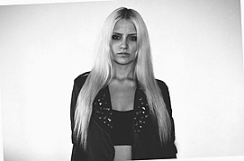 Alyona Pilipenko model (модель). Photoshoot of model Alyona Pilipenko demonstrating Face Modeling.Face Modeling Photo #74253