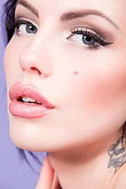 Amie Conradine model. Photoshoot of model Amie Conradine demonstrating Face Modeling.Face Modeling Photo #129180