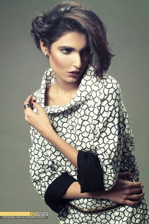 Amna Ilyas model &amp; actress. Photoshoot of model Amna Ilyas demonstrating Face Modeling.Face Modeling Photo #121346