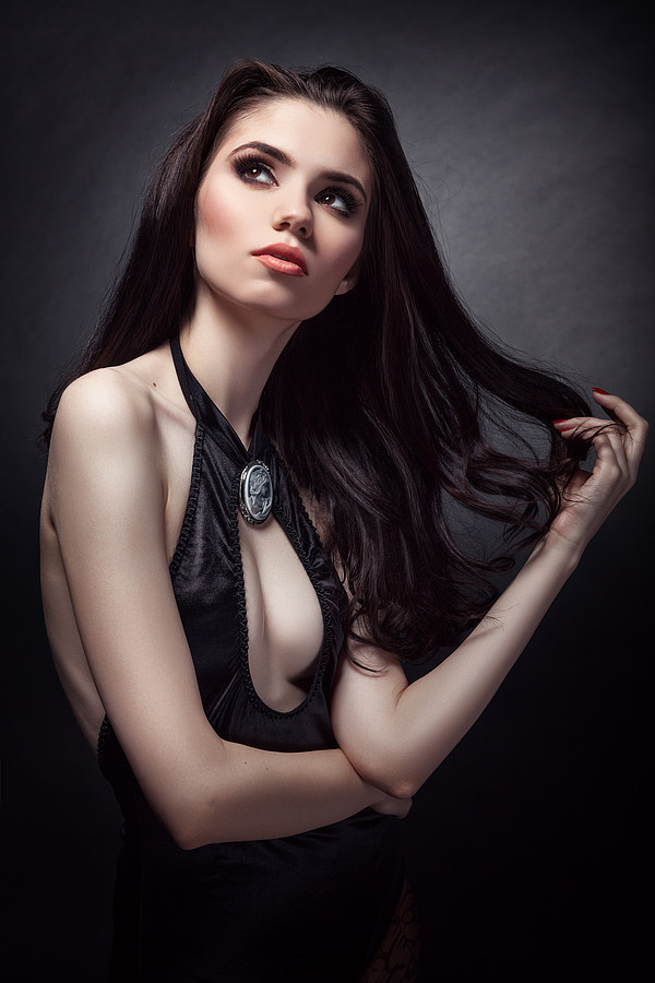 Ana Maria Ilinca model. Photoshoot of model Ana Maria Ilinca demonstrating Face Modeling.Face Modeling Photo #94685
