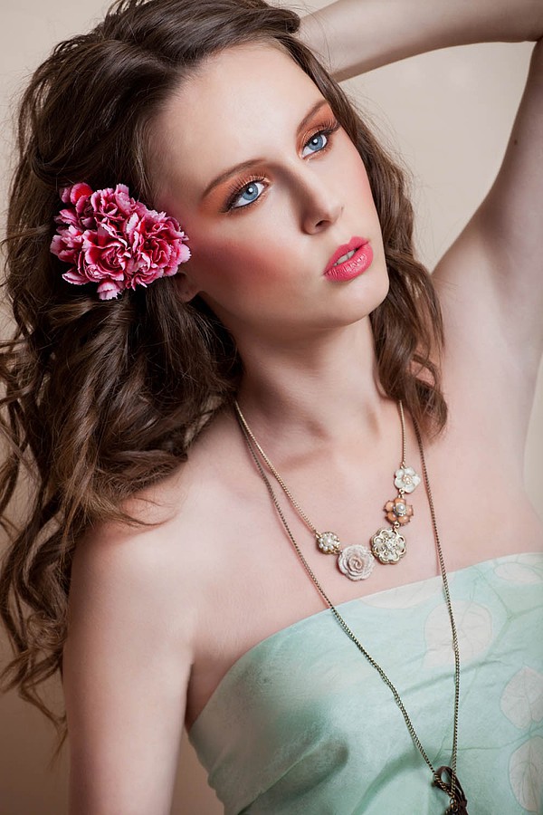 Andreea Raducu model. Photoshoot of model Andreea Raducu demonstrating Face Modeling.NecklaceFace Modeling Photo #94744