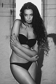 Ann Mari Olsen model (modell). Photoshoot of model Ann Mari Olsen demonstrating Body Modeling.Body Modeling Photo #82403
