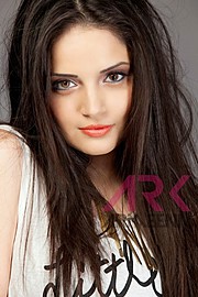 Armeena Rana Khan model & actress. Photoshoot of model Armeena Rana Khan demonstrating Face Modeling.Face Modeling Photo #122936