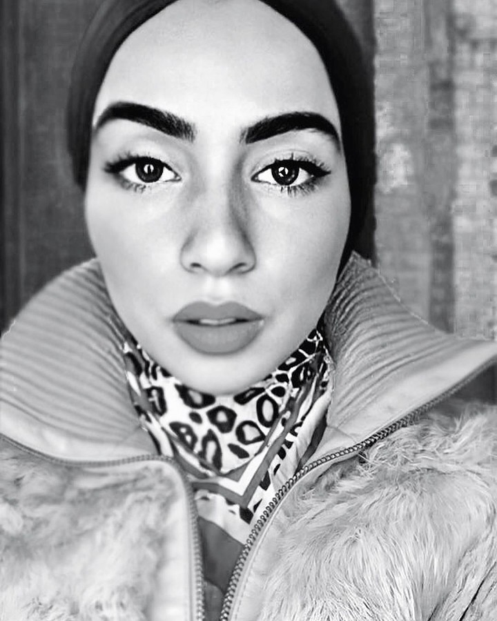 Aya Saleh model. Photoshoot of model Aya Saleh demonstrating Face Modeling.Face Modeling Photo #220631