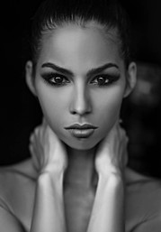 Barbara Bocsi model. Photoshoot of model Barbara Bocsi demonstrating Face Modeling.Face Modeling Photo #75634