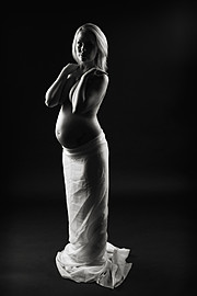 Bragi Kort photographer (ljósmyndari). Work by photographer Bragi Kort demonstrating Maternity Photography.Maternity Photography Photo #95200