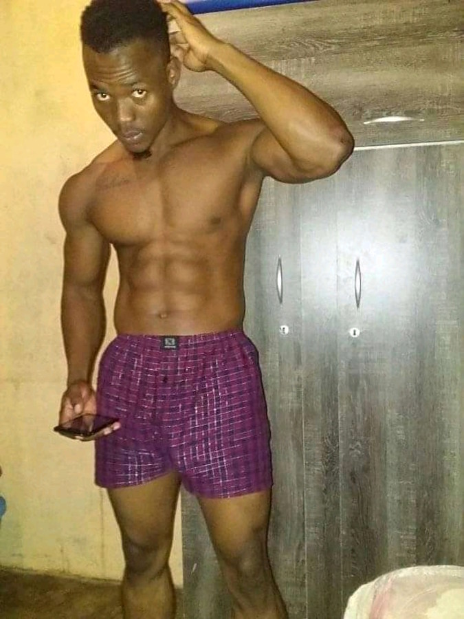 Calvin Mashanye model. Photoshoot of model Calvin Mashanye demonstrating Body Modeling.Body Modeling Photo #226154