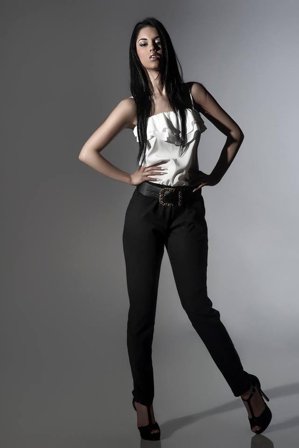 Carmen Vantini model (modella). Photoshoot of model Carmen Vantini demonstrating Fashion Modeling.Fashion Modeling Photo #92435