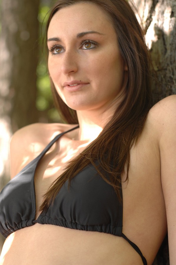 Cassandra Goldacker model. Photoshoot of model Cassandra Goldacker demonstrating Face Modeling.Face Modeling Photo #102619