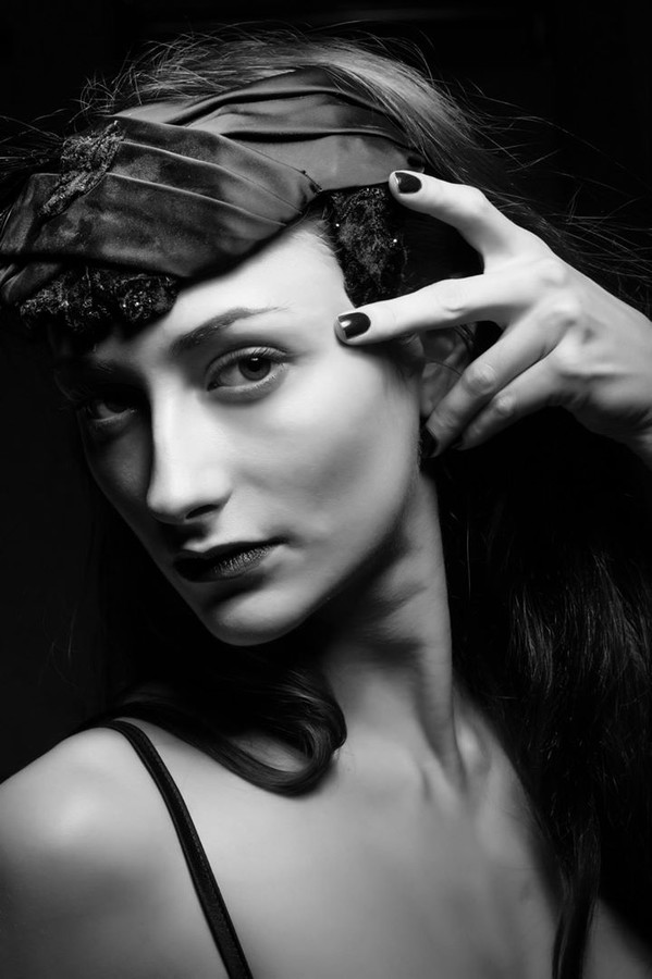 Chantal Lamour model. Photoshoot of model Chantal Lamour demonstrating Face Modeling.Face Modeling Photo #102852