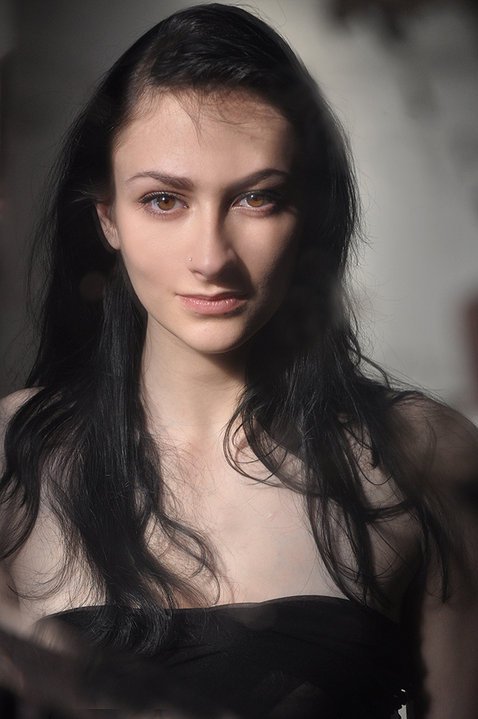 Chantal Lamour model. Photoshoot of model Chantal Lamour demonstrating Face Modeling.Face Modeling Photo #102859