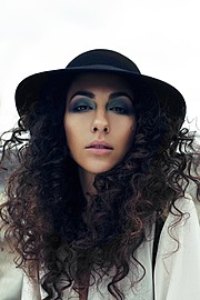 Cristiana Giachetti model. Photoshoot of model Cristiana Giachetti demonstrating Face Modeling.Face Modeling Photo #85071