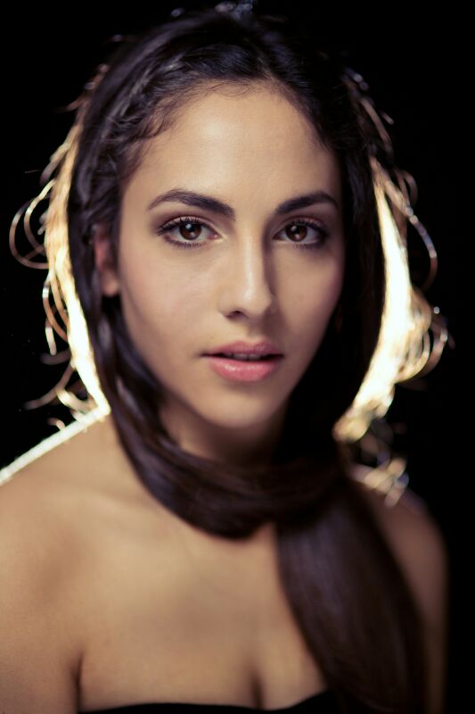 Cristiana Giachetti model. Photoshoot of model Cristiana Giachetti demonstrating Face Modeling.Face Modeling Photo #85070