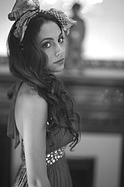 Cristiana Giachetti model. Photoshoot of model Cristiana Giachetti demonstrating Face Modeling.Face Modeling Photo #85088