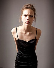 Dobrawa Zowislo (Dobrawa Zowisło) model & blogger. Photoshoot of model Dobrawa Zowislo demonstrating Face Modeling.Face Modeling Photo #104055