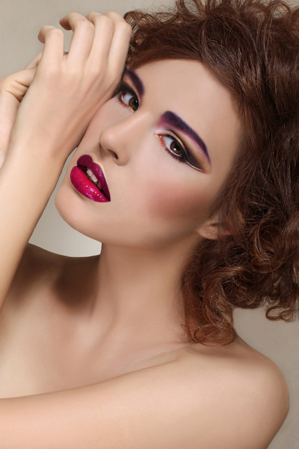 Dobrawa Zowislo (Dobrawa Zowisło) model &amp; blogger. Dobrawa Zowislo demonstrating Face Modeling, in a photoshoot with Makeup done by Klaudia Klos.makeup klaudia klosFace Modeling Photo #104069