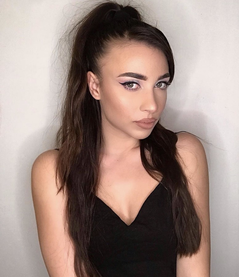 Eleftheria Archontaki model &amp; makeup artist (μοντέλο &amp; μακιγιέρ). Photoshoot of model Eleftheria Archontaki demonstrating Face Modeling.Face Modeling Photo #222525