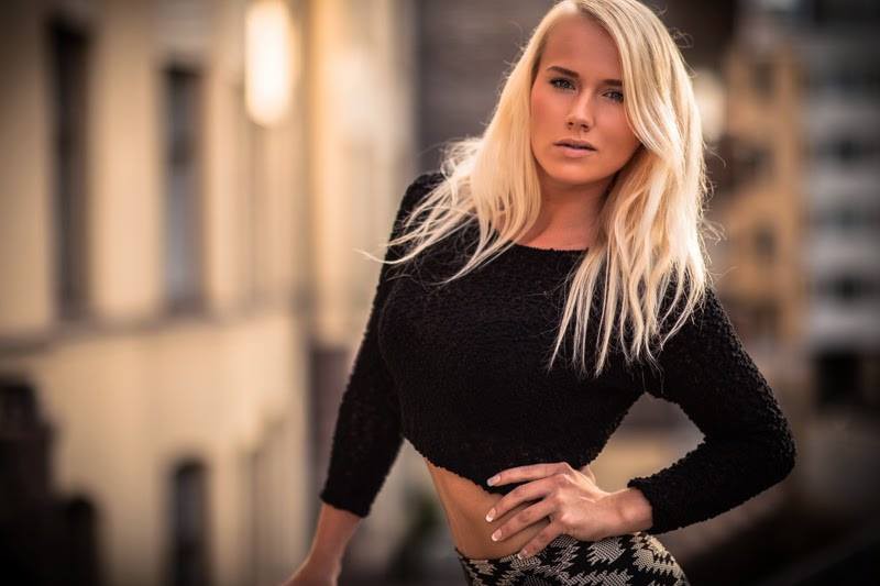 Elina Leskinen model. Photoshoot of model Elina Leskinen demonstrating Face Modeling.Face Modeling Photo #97093