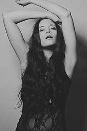 Elisa Korpela model. Elisa Korpela demonstrating Face Modeling, in a photoshoot by Luiza Lehtinen.Photographer: Luiza LehtinenFace Modeling Photo #98316