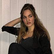Elizabeth Elio model (μοντέλο). Photoshoot of model Elizabeth Elio demonstrating Face Modeling.Face Modeling Photo #219462