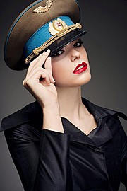 Ellie Knight model. Photoshoot of model Ellie Knight demonstrating Face Modeling.Face Modeling Photo #84805