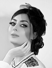 Elnaz Khosrofar model. Modeling work by model Elnaz Khosrofar. Photo #236689