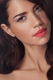 Emelie Stenman model. Photoshoot of model Emelie Stenman demonstrating Face Modeling.Face Modeling Photo #113729