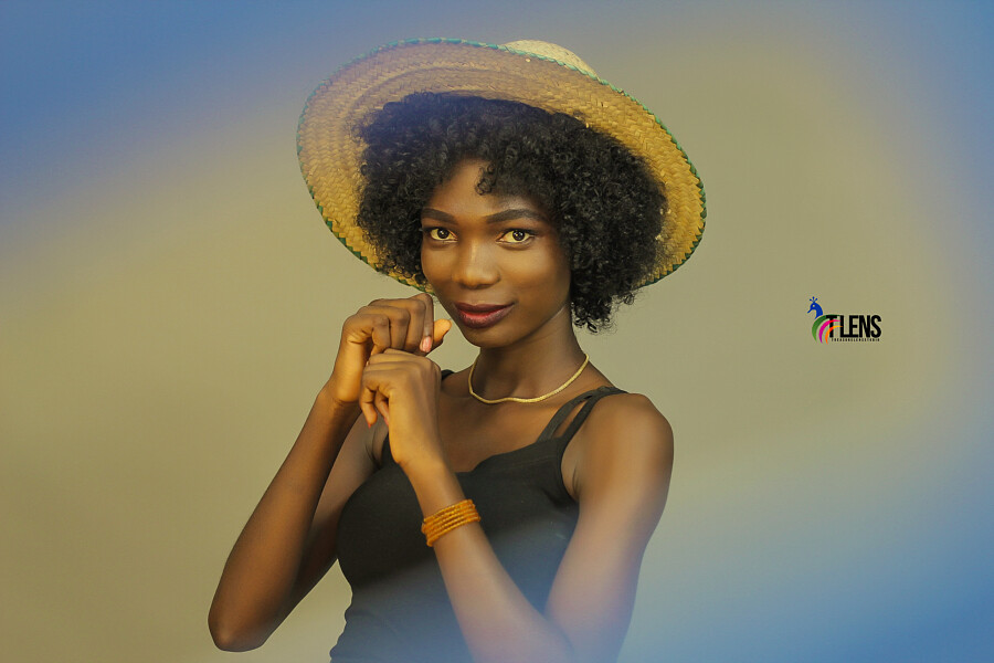 Eniitan Oluwadamilola Adeyemi model. Photoshoot of model Eniitan Oluwadamilola Adeyemi demonstrating Face Modeling.Face Modeling Photo #235889