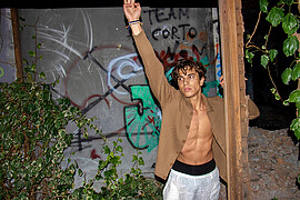 Eric Welter model (modello). Photoshoot of model Eric Welter demonstrating Runway Modeling.Photo by Nicola SimoniRunway Modeling Photo #230424