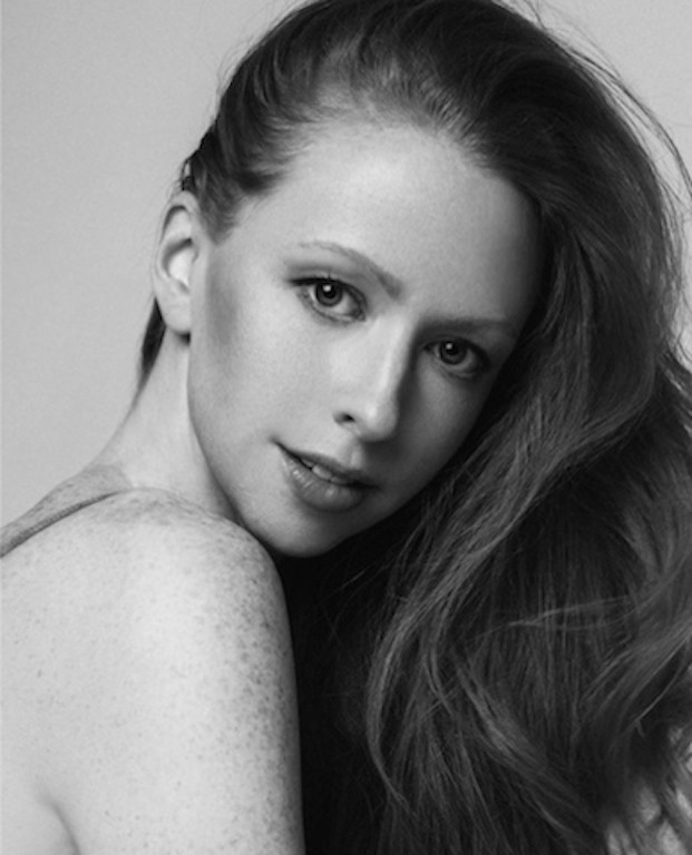 Erika Lucas model. Photoshoot of model Erika Lucas demonstrating Face Modeling.Face Modeling Photo #144790