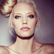 Erika Myrvik model. Photoshoot of model Erika Myrvik demonstrating Face Modeling.Face Modeling Photo #118076